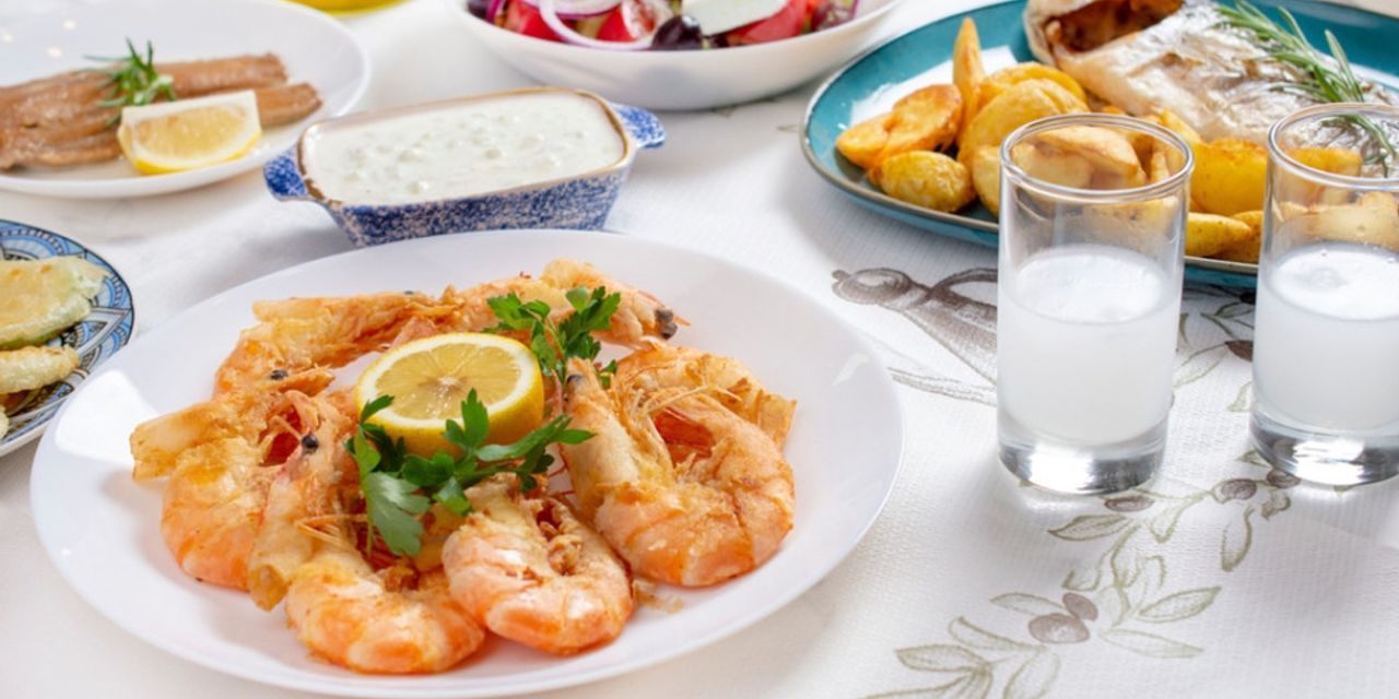 M nc ruri servite cu Ouzo 1 M nc ruri servite cu Ouzo 1
