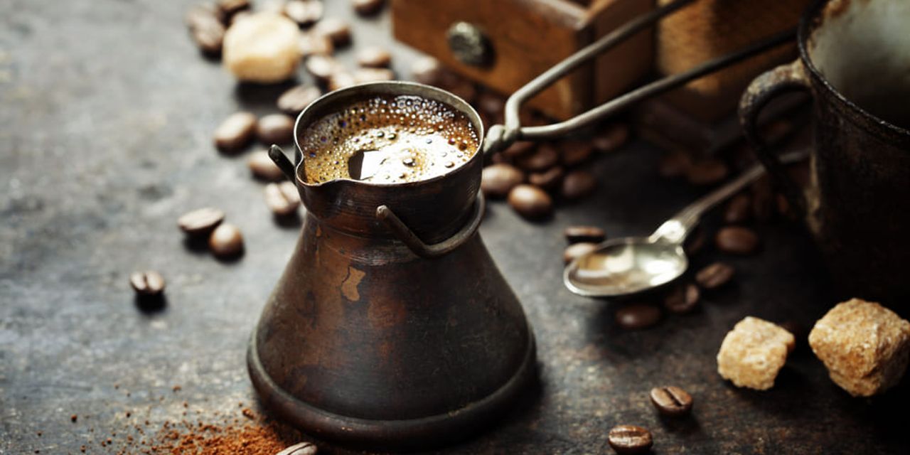 Preparare cafea la ibric