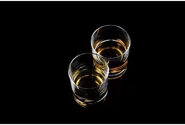 Ce este Brandy-ul și care e diferența &icirc;ntre această băutură, Coniac și Vinars?