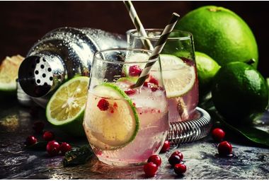 Cele mai versatile băuturi non-alcoolice pentru cocktailuri creative acasă