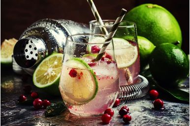 Cele mai versatile băuturi non-alcoolice pentru cocktailuri creative acasă