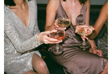 Vin spumant vs șampanie: diferențe, tipuri, rețete