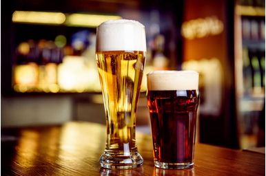 Diferențe dintre berea blondă și berea neagră: ce trebuie să știi Diferențe dintre berea blondă și berea neagră: ce trebuie să știi