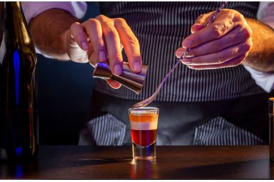 Rețeta shot B52: Cum să-l prepari cu ușurință în confortul casei tale Rețeta shot B52: Cum să-l prepari cu ușurință în confortul casei tale