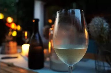 Temperatura ideală de servire a vinului. 4 recomandări