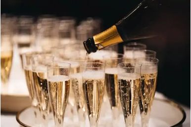 Ce &icirc;nseamnă vin spumant brut? Tot ce trebuie sa știi despre acest termen