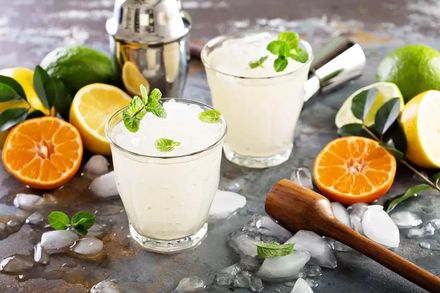 Cocktailuri perfecte pentru a te răcori vara: 25 idei