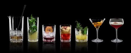 Totul despre cocktail-ul Bellini: Istorie, compoziție și rețete