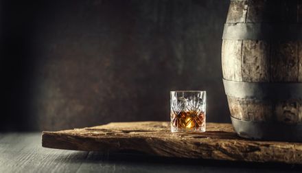 Bourbon Whisky: istorie, sortimente și sugestii de rețete delicioase