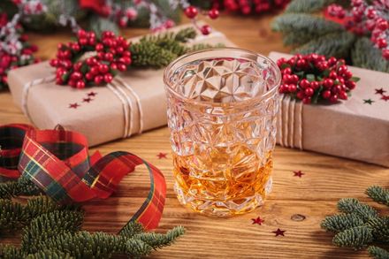 Whisky sau coniac: care e cadoul potrivit pentru un pasionat de băuturi fine de Crăciun Whisky sau coniac: care e cadoul potrivit pentru un pasionat de băuturi fine de Crăciun