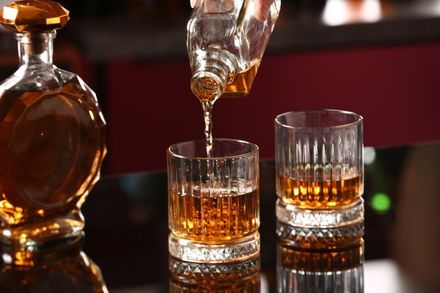 Captain Morgan Spiced vs. Bacardi Spiced: ce să alegi? Captain Morgan Spiced vs. Bacardi Spiced: ce să alegi?