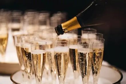 Ce înseamnă vin spumant brut? Tot ce trebuie sa știi despre acest termen Ce înseamnă vin spumant brut? Tot ce trebuie sa știi despre acest termen