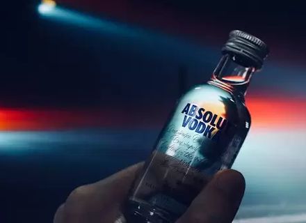 Din ce se face vodca și care sunt cele mai populare mărci