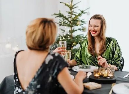 Cum alegi cel mai bun vin pentru masa de Crăciun: Sfaturi și recomandări