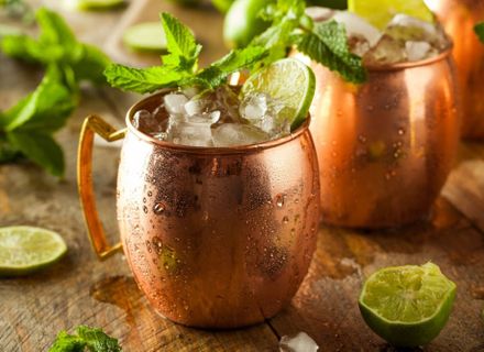 Cum să prepari Moscow Mule: cocktailul ideal în orice perioadă a anului