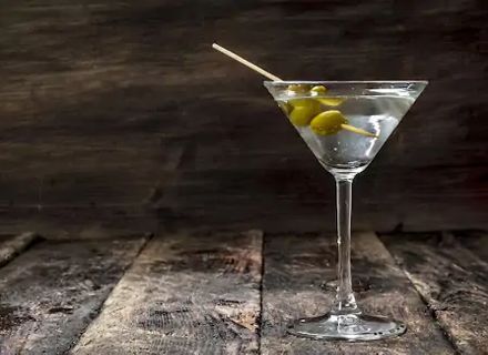 Rețete Martini cocktail: cele mai populare variante și cum le poți prepara