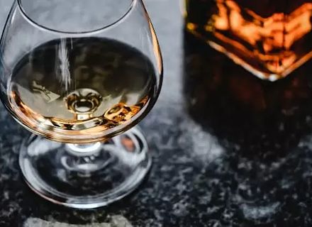 Totul despre coniac: ce este, cum îl alegi, produse recomandate