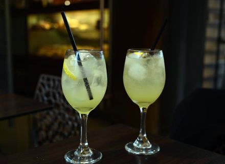 Limoncello Spritz: Rețeta perfectă pentru o petrecere reușită