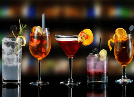 Top 25 cele mai populare rețete de cocktailuri alcoolice