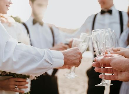 Organizarea unui botez: 6 băuturi care nu trebuie să-ți lipsească