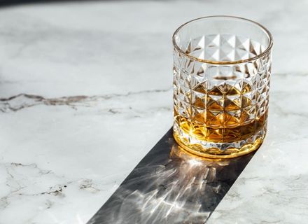 Cât alcool are whisky-ul și câte calorii are un pahar?