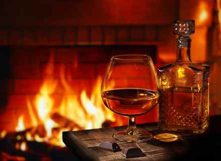 Cognacul se bea înainte sau după masă? Ghid rapid de servire