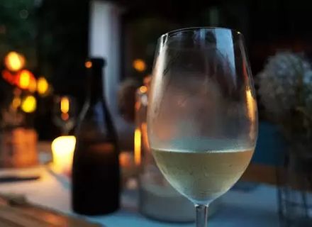 Temperatura ideală de servire a vinului. 4 recomandări