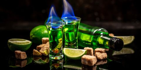 Cocktailuri și shoturi cu absint