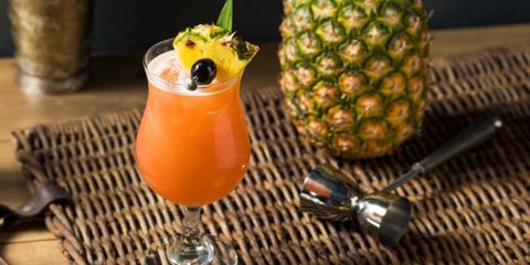 Singapore Sling cu fructe de padure Singapore Sling cu fructe de padure